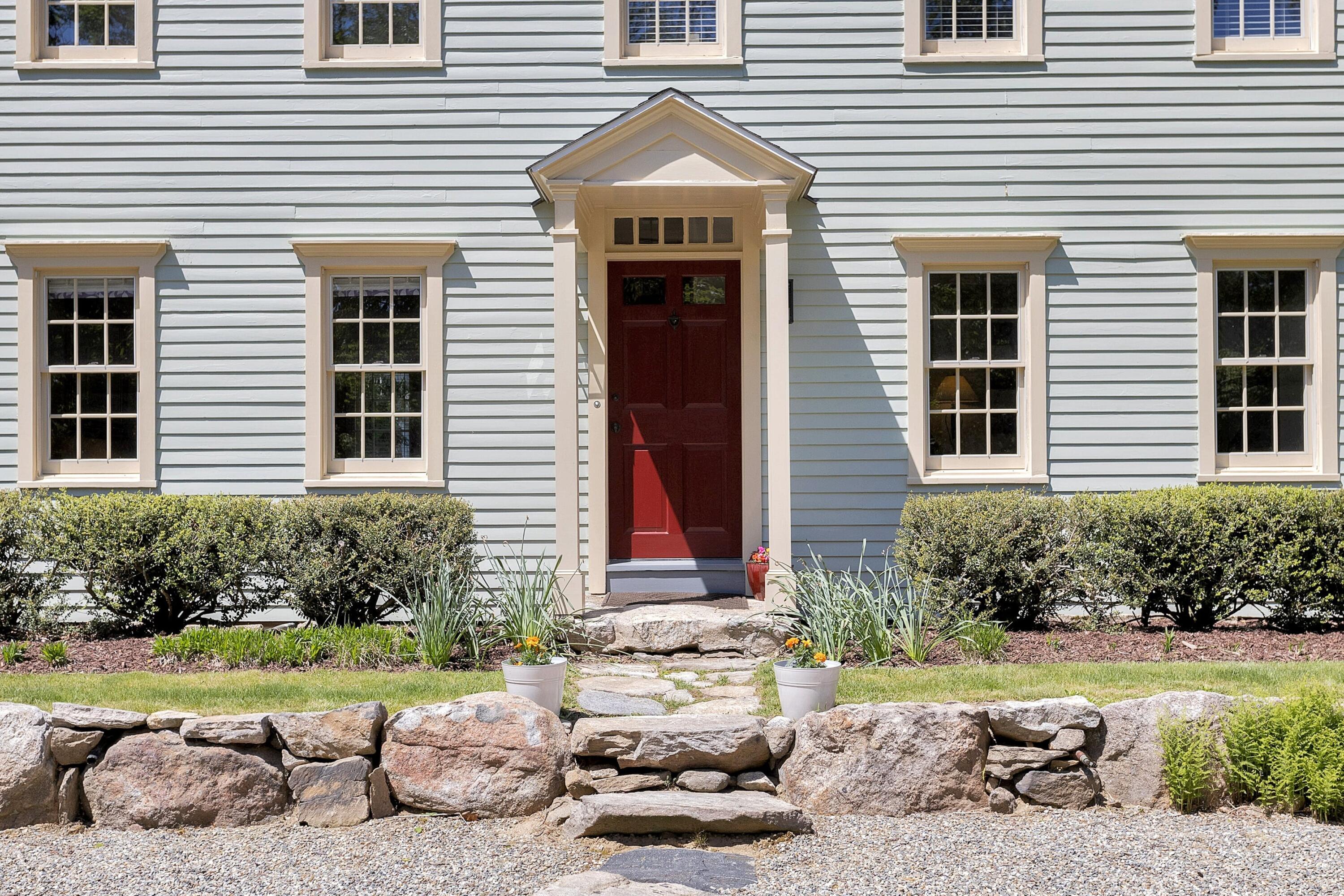 567 Haviland Road Stamford, CT 06903 - Photo 3 of 42 003