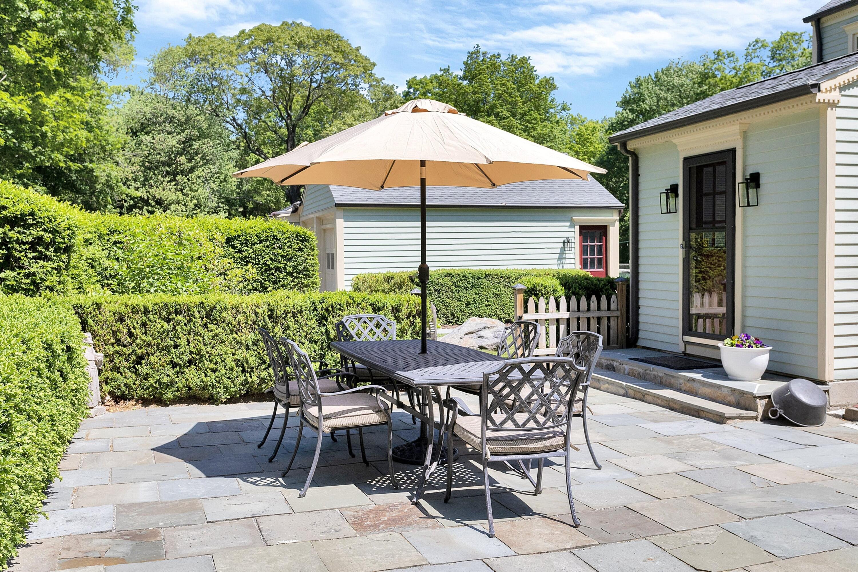 567 Haviland Road Stamford, CT 06903 - Photo 32 of 42 032