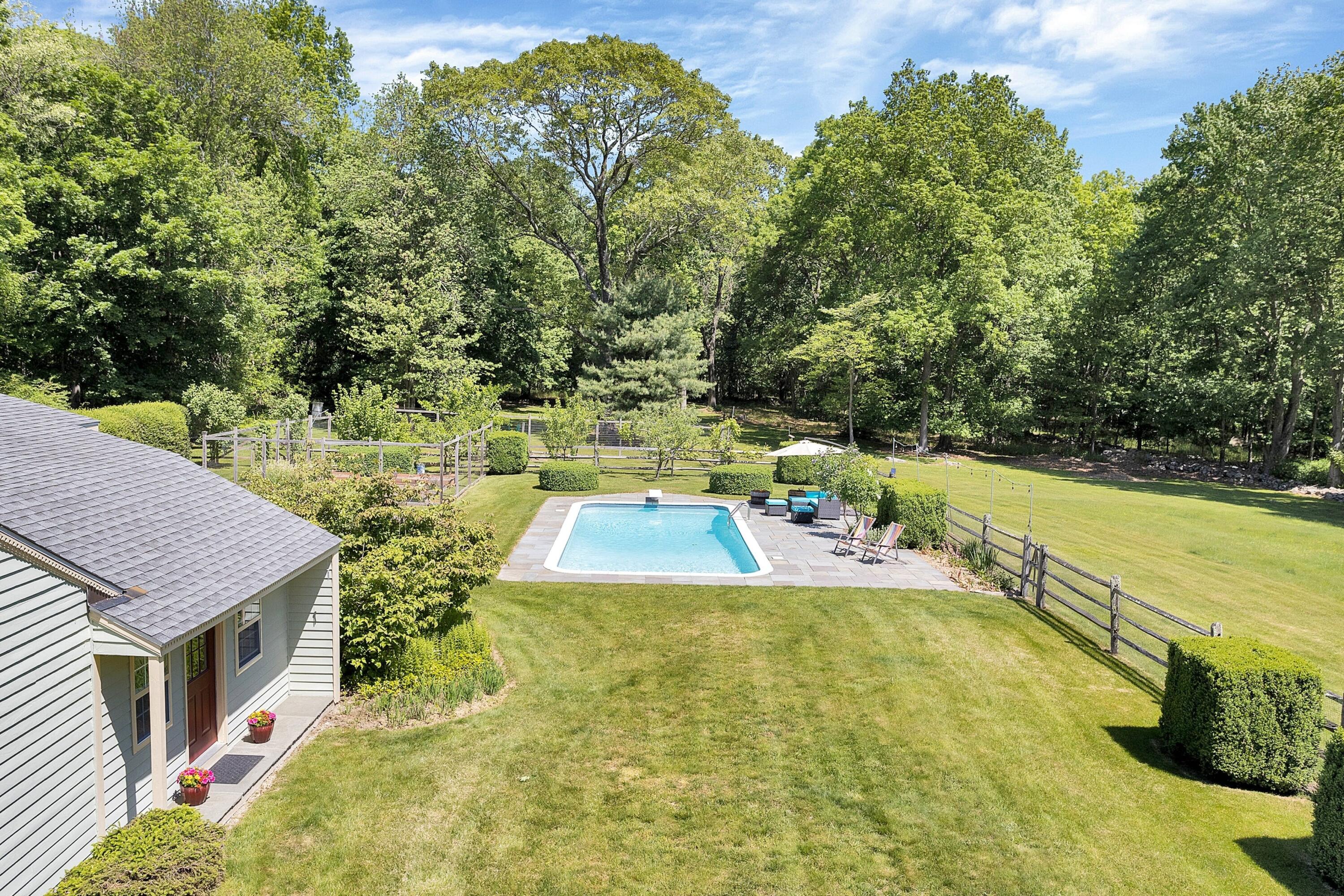 567 Haviland Road Stamford, CT 06903 - Photo 36 of 42 036
