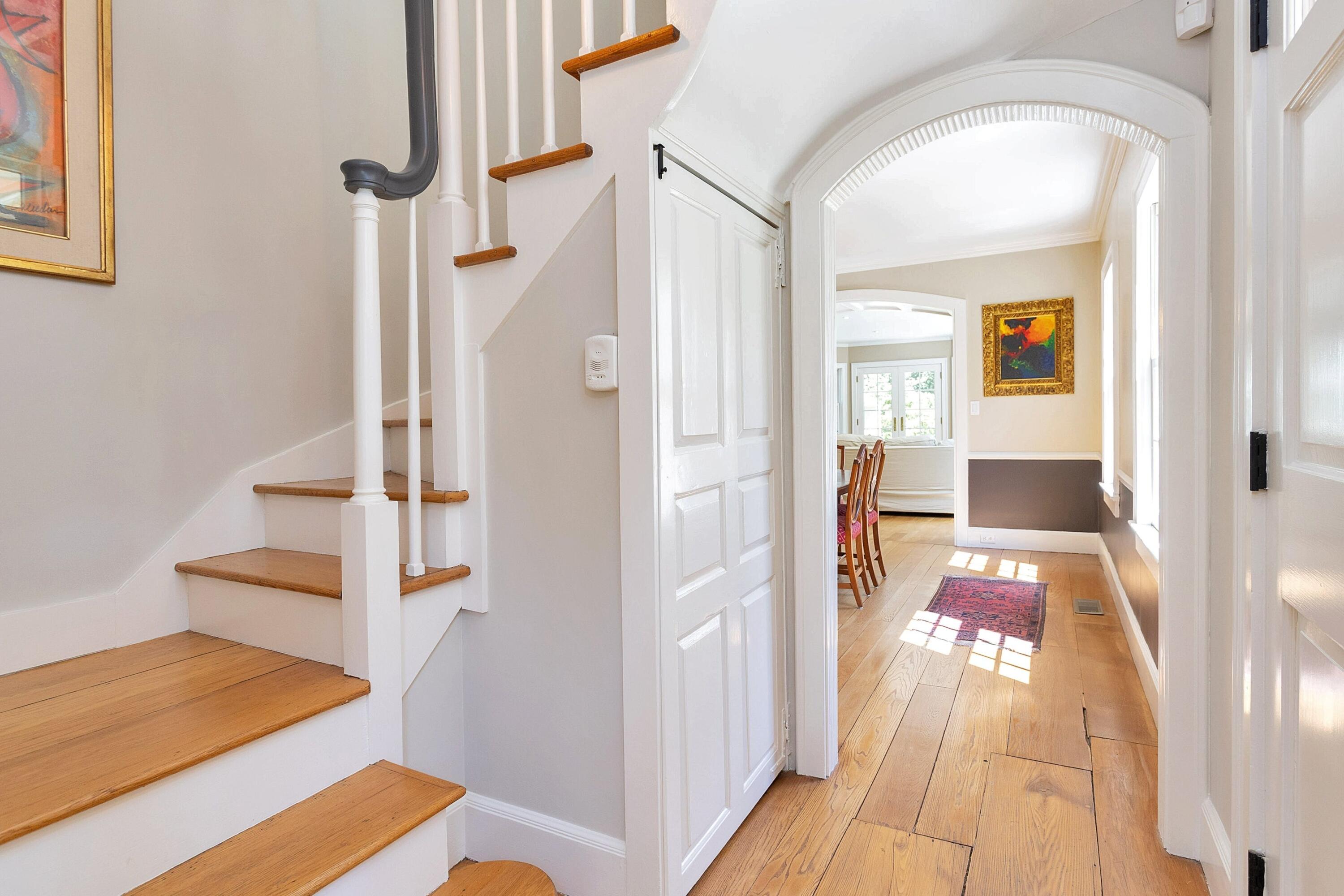 567 Haviland Road Stamford, CT 06903 - Photo 4 of 42 004