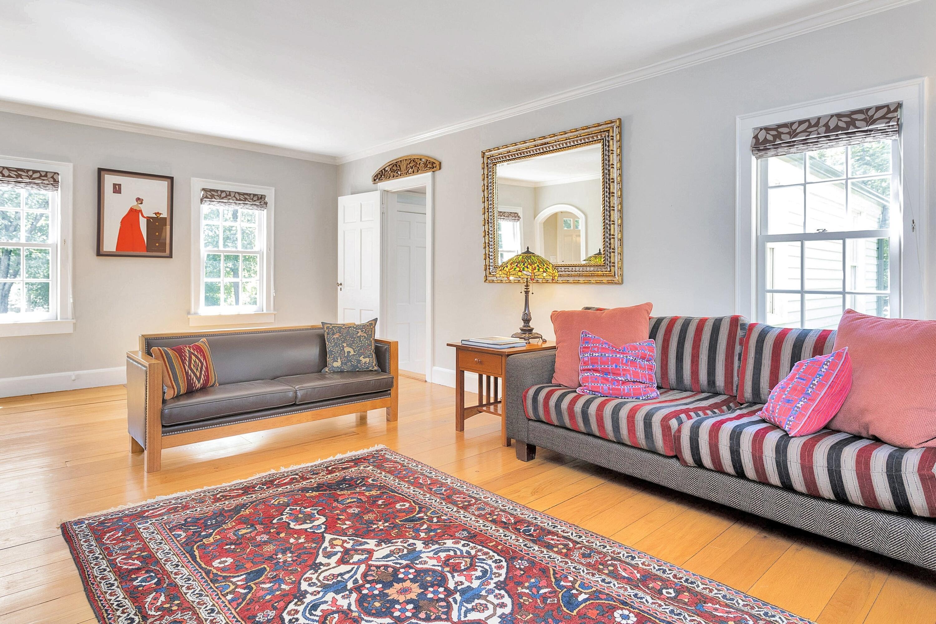 567 Haviland Road Stamford, CT 06903 - Photo 5 of 42 005
