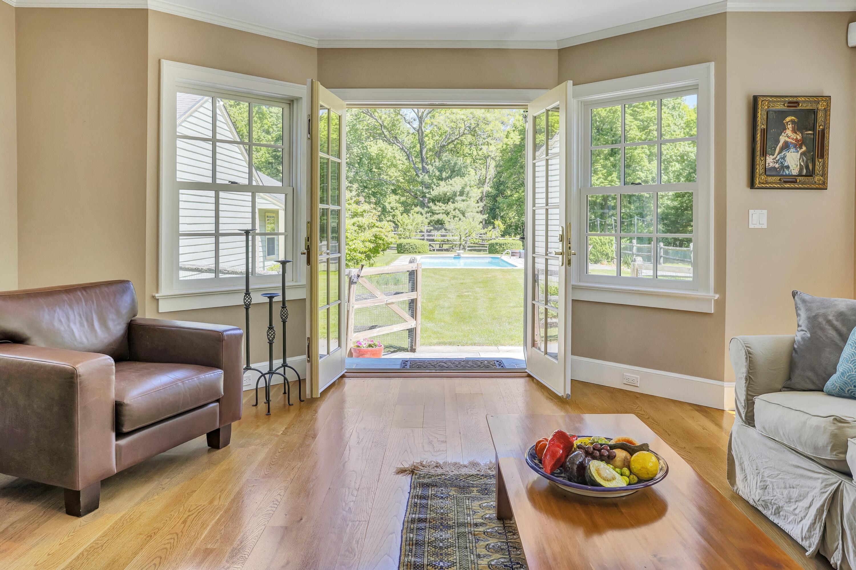 567 Haviland Road Stamford, CT 06903 - Photo 9 of 42 009