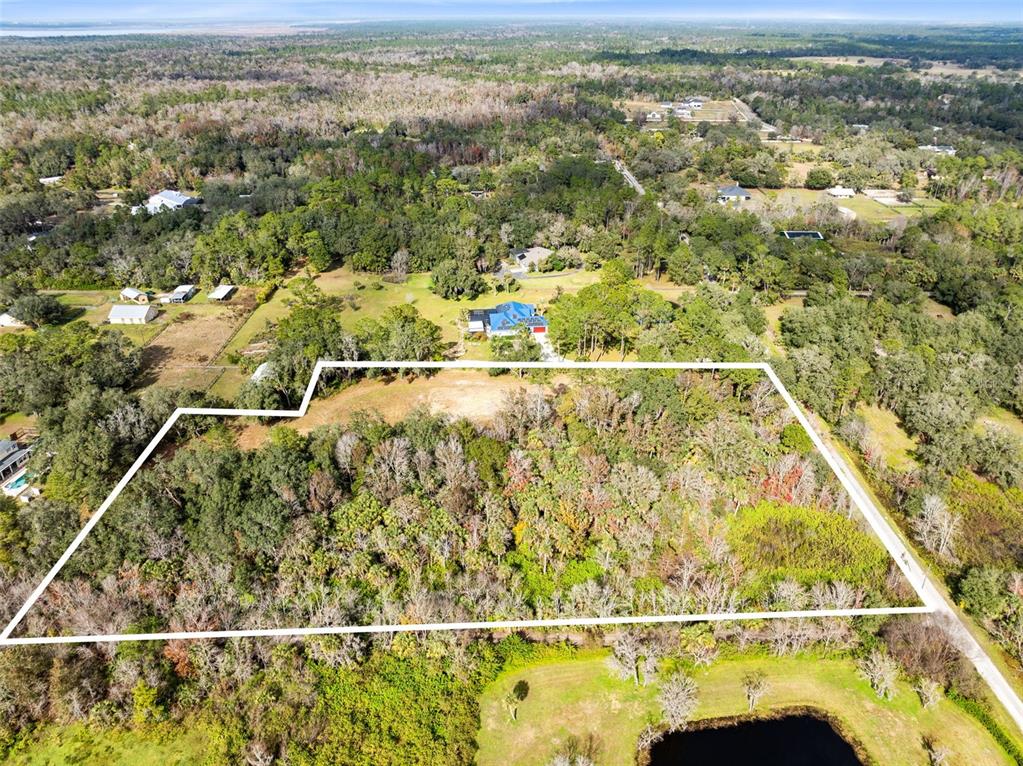 1630 Murphy Street Oviedo, FL 32765 - Photo 5 of 17 a view of a swimming pool and mountain view