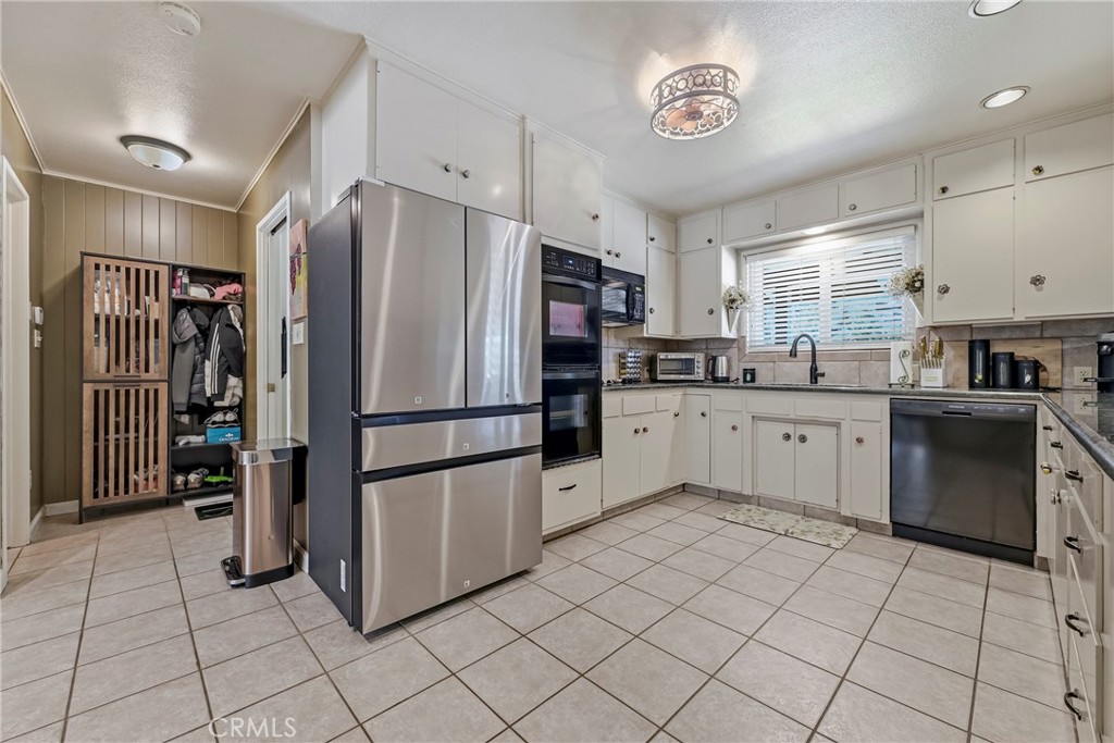 6090 Country Club Place Merced, CA 95340 - Photo 28 of 67