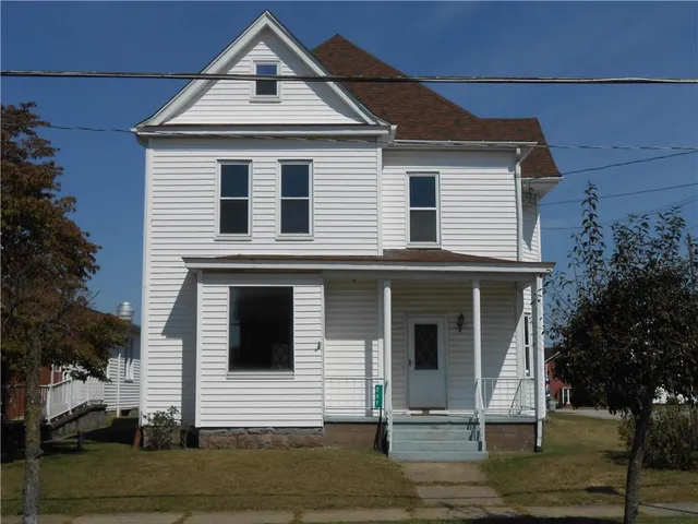 $1,350 | 207 Independence Street, Perryopolis, PA 15473