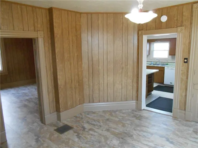 $1,350 | 207 Independence Street, Perryopolis, PA 15473