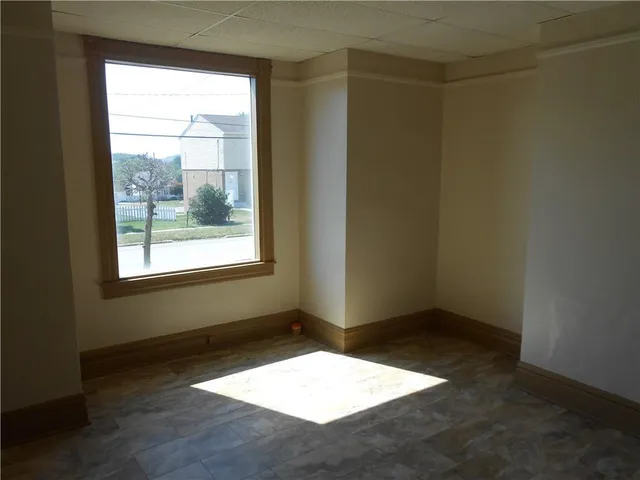 $1,350 | 207 Independence Street, Perryopolis, PA 15473