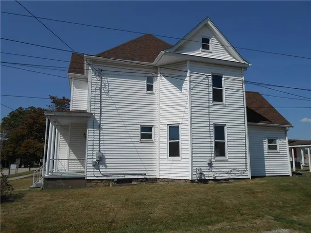 $1,350 | 207 Independence Street, Perryopolis, PA 15473