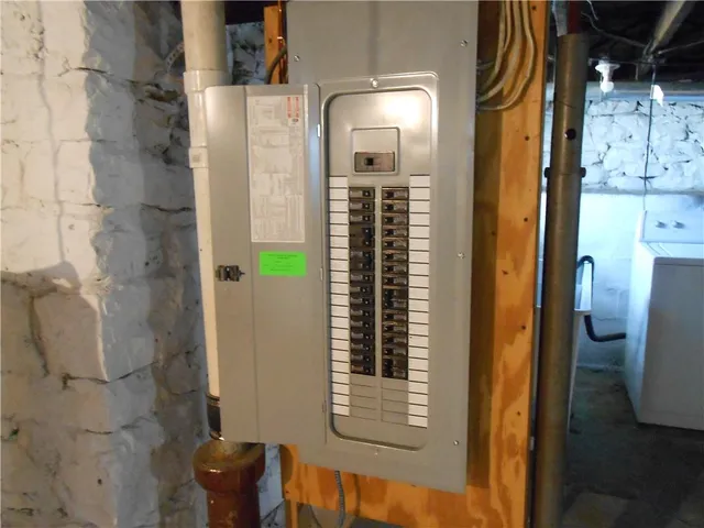 $1,350 | 207 Independence Street, Perryopolis, PA 15473