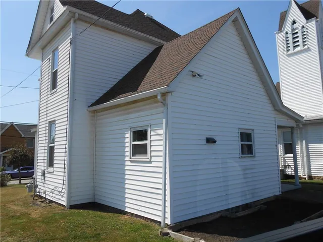 $1,350 | 207 Independence Street, Perryopolis, PA 15473