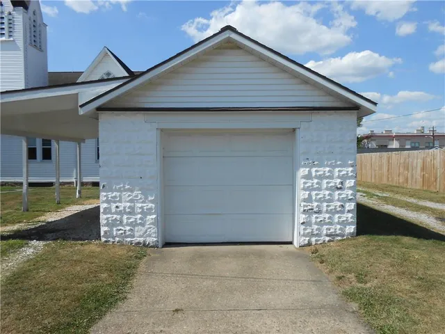 $1,350 | 207 Independence Street, Perryopolis, PA 15473