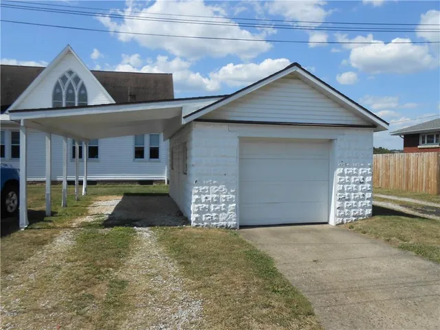 $1,350 | 207 Independence Street, Perryopolis, PA 15473