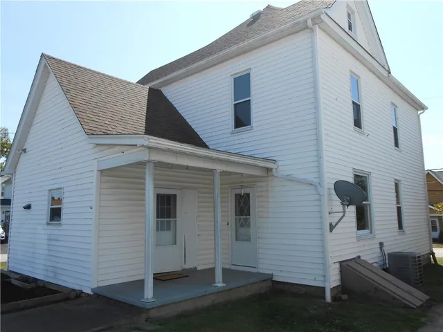 $1,350 | 207 Independence Street, Perryopolis, PA 15473