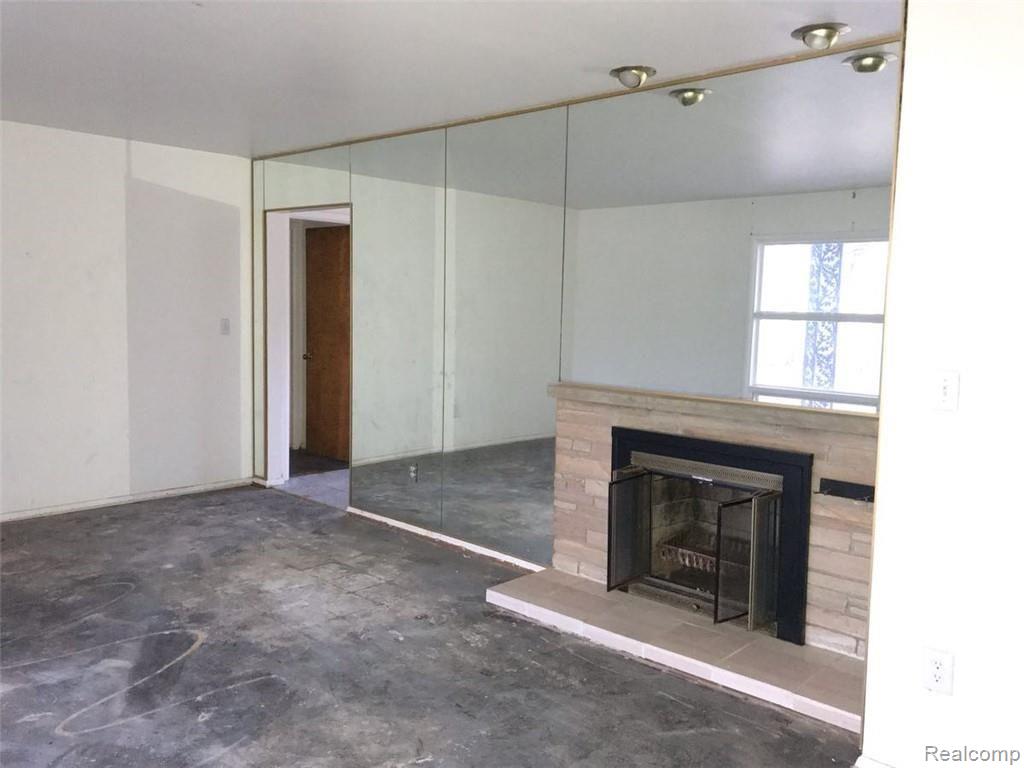 170 Cherokee Road Pontiac, MI 48341 - Photo 3 of 18