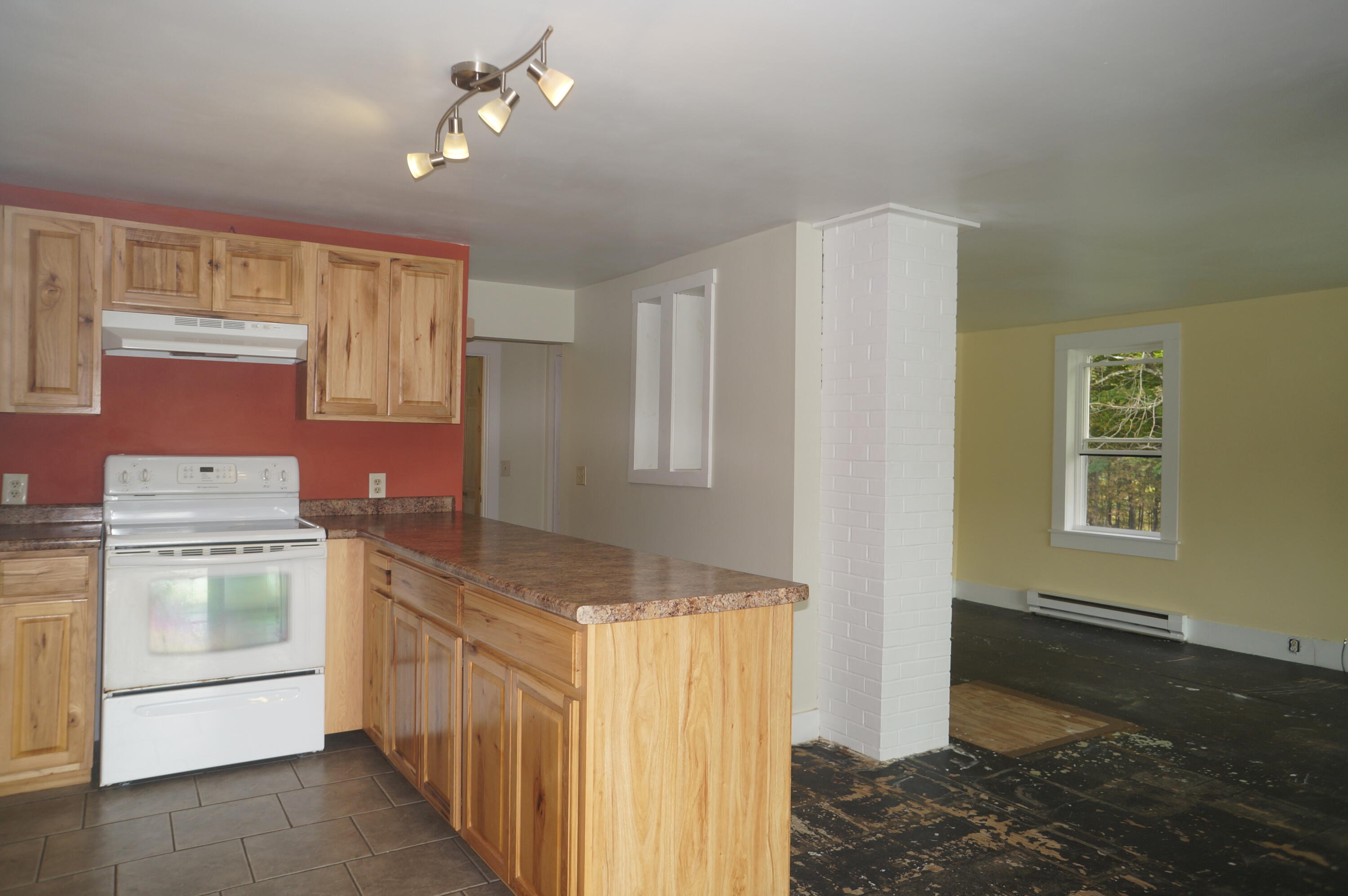 910 High Street Paris, ME 04281 - Photo 12 of 44 DSC03385