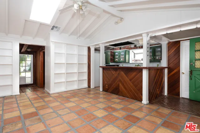 a view of a storage & utility room