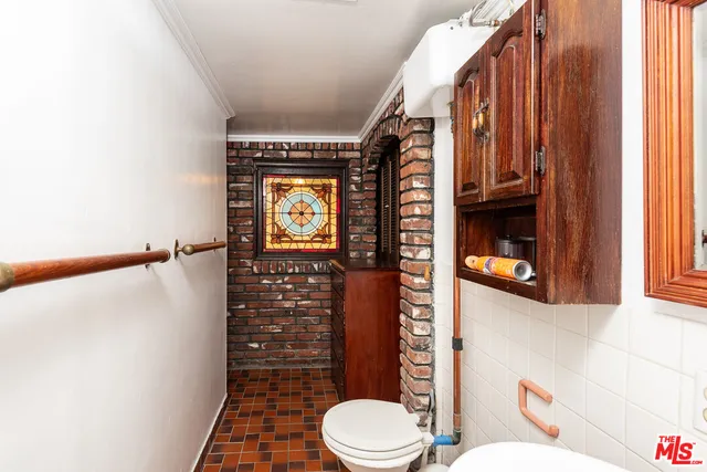 a view of an entryway