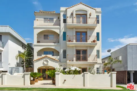 $1,195,000 | 11838 Kiowa Avenue, Unit 101, Los Angeles, CA 90049