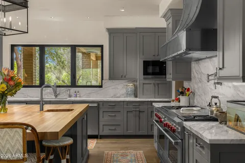 $13,500,000 | 5721 North Casa Blanca Drive, Paradise Valley, AZ 85253