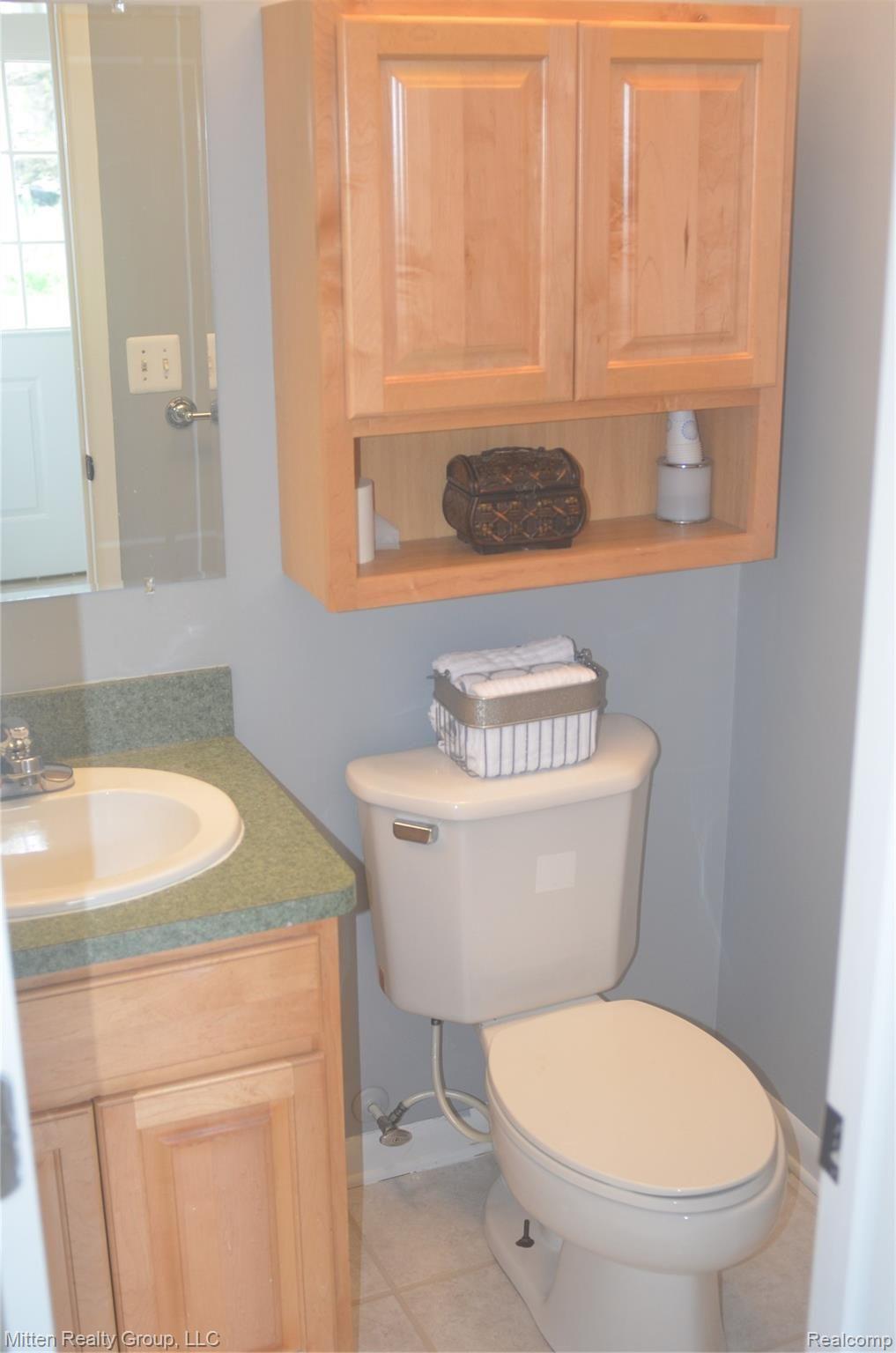 932 Hadley Road Rochester, MI 48307 - Photo 18 of 25 18.JPG