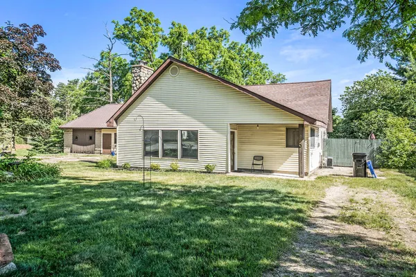 $199,000 | 863 East Wilcox Avenue, White Cloud, MI 49349