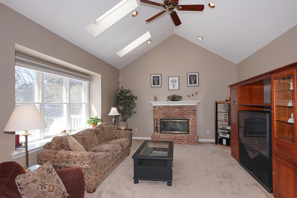 313 Robert Road Marlborough, MA 01752 - Photo 8 of 30 Gallery Image 8