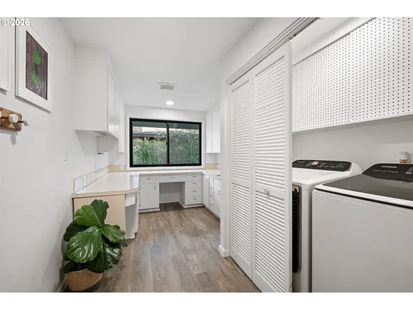 $1,200,000 | 2430 Wilson Drive, Eugene, OR 97405