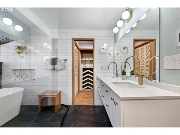 $1,200,000 | 2430 Wilson Drive, Eugene, OR 97405