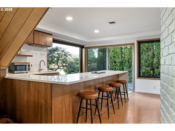 $1,200,000 | 2430 Wilson Drive, Eugene, OR 97405