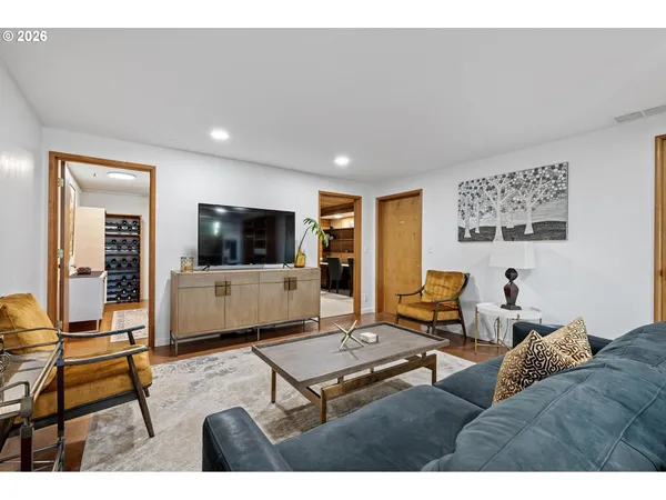 $1,200,000 | 2430 Wilson Drive, Eugene, OR 97405