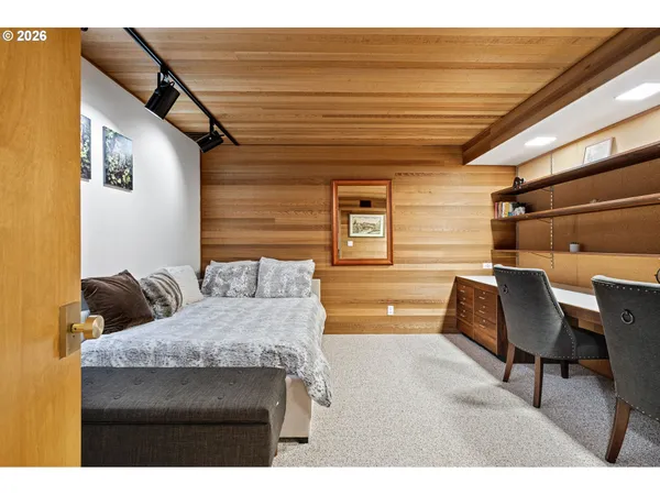 $1,200,000 | 2430 Wilson Drive, Eugene, OR 97405