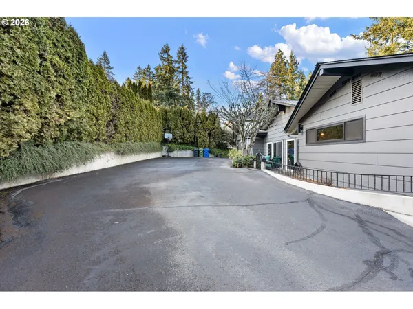 $1,200,000 | 2430 Wilson Drive, Eugene, OR 97405