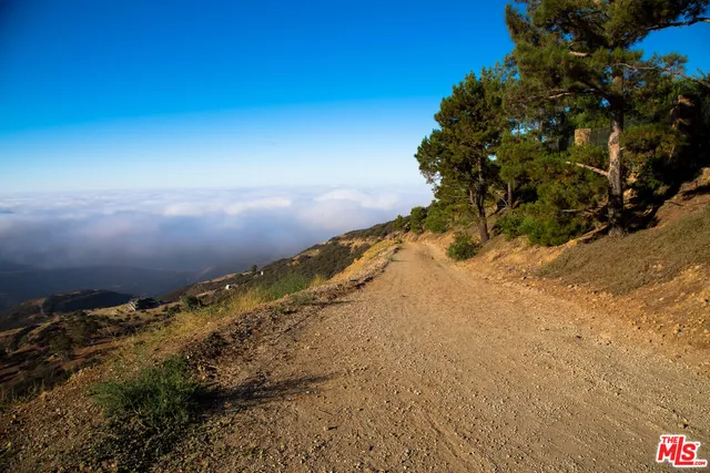 $34,000,000 | 9950 Cotharin Road, Malibu, CA 90265