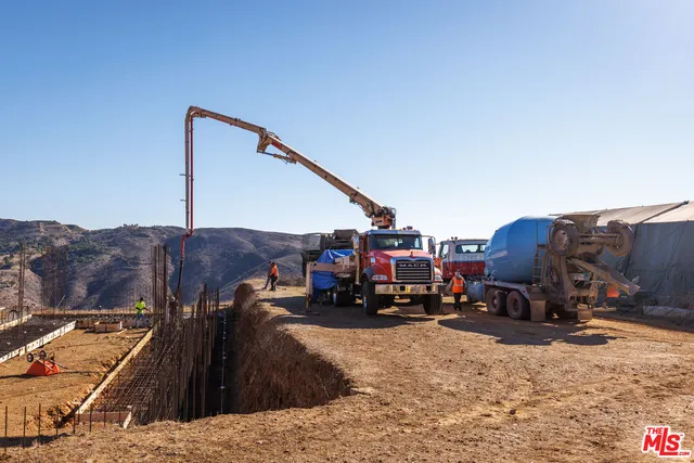 $34,000,000 | 9950 Cotharin Road, Malibu, CA 90265