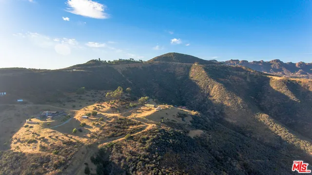 $34,000,000 | 9950 Cotharin Road, Malibu, CA 90265