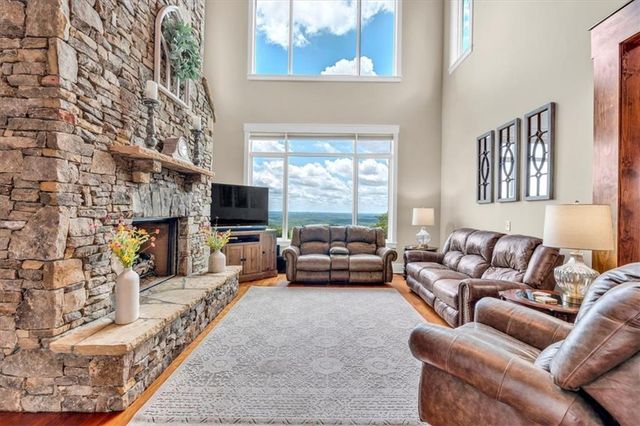 $1,600,000 | 52 Waterside Drive Southeast, Cartersville, GA 30121