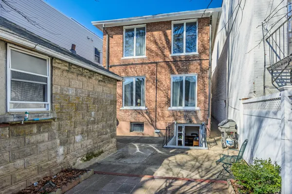 $2,250,000 | 3553 12th Avenue | Kensington