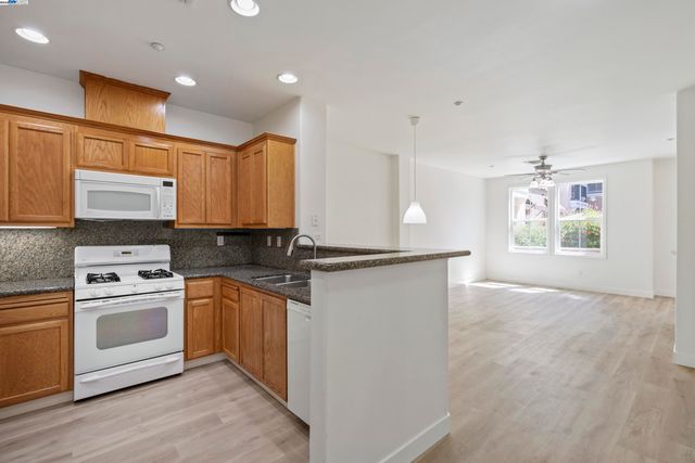 $810,000 | 3290 Maguire Way, Unit 101, Dublin, CA 94568