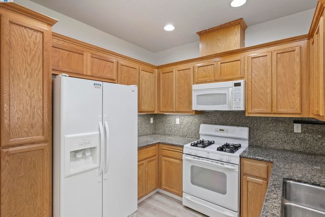 $810,000 | 3290 Maguire Way, Unit 101, Dublin, CA 94568