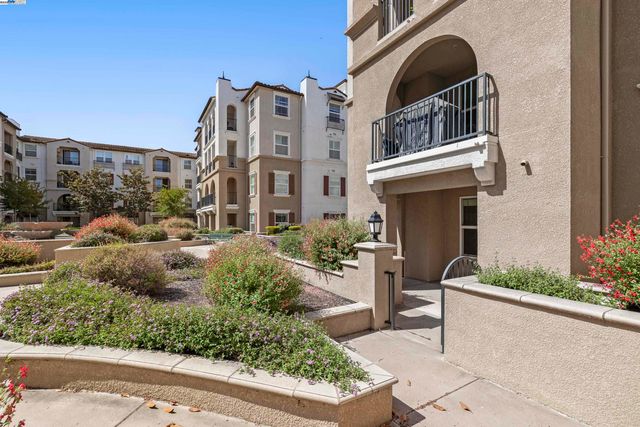 $810,000 | 3290 Maguire Way, Unit 101, Dublin, CA 94568