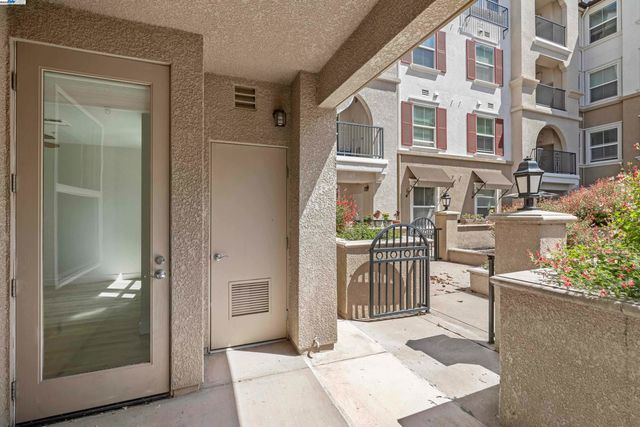 $810,000 | 3290 Maguire Way, Unit 101, Dublin, CA 94568