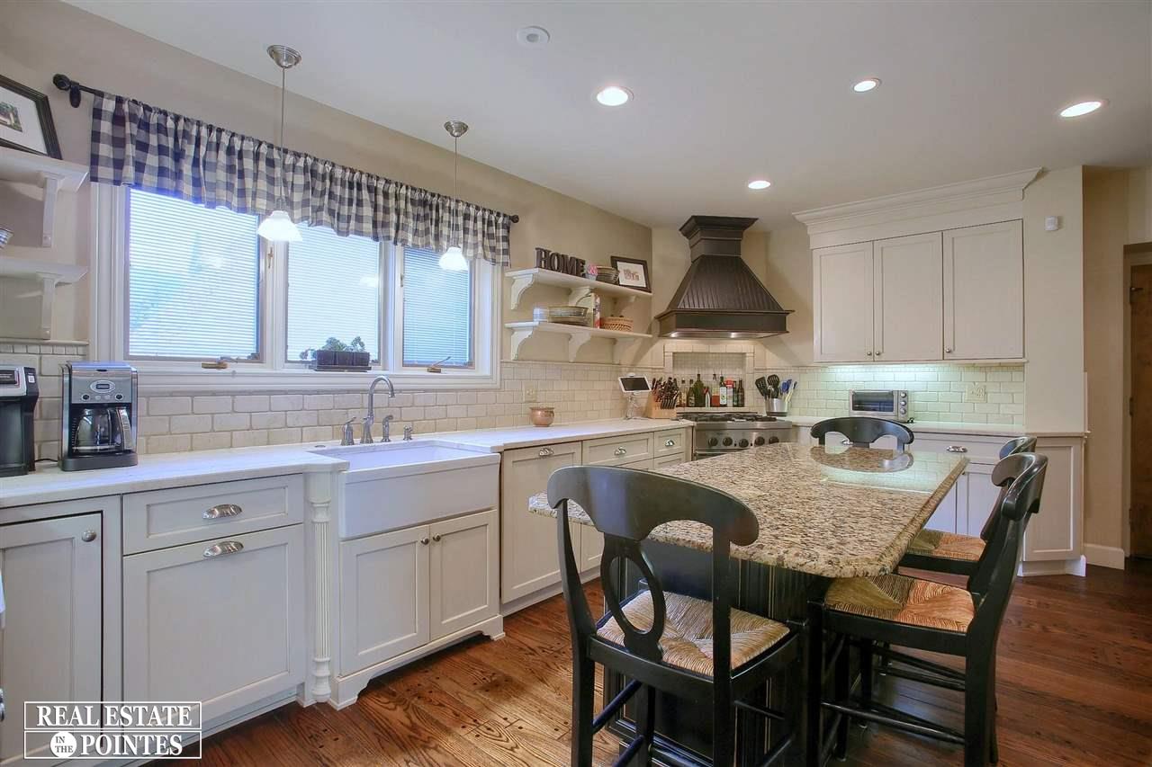 253 Lewiston Road Grosse Pointe Farms, MI 48236 - Photo 13 of 41
