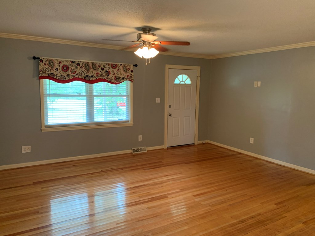 689 Howard Road Thomson, GA 30824 - Photo 2 of 31