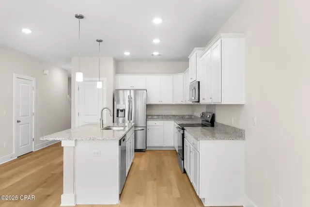 $2,400 | 219 Skylah Lane, Panama City Beach, FL 32407