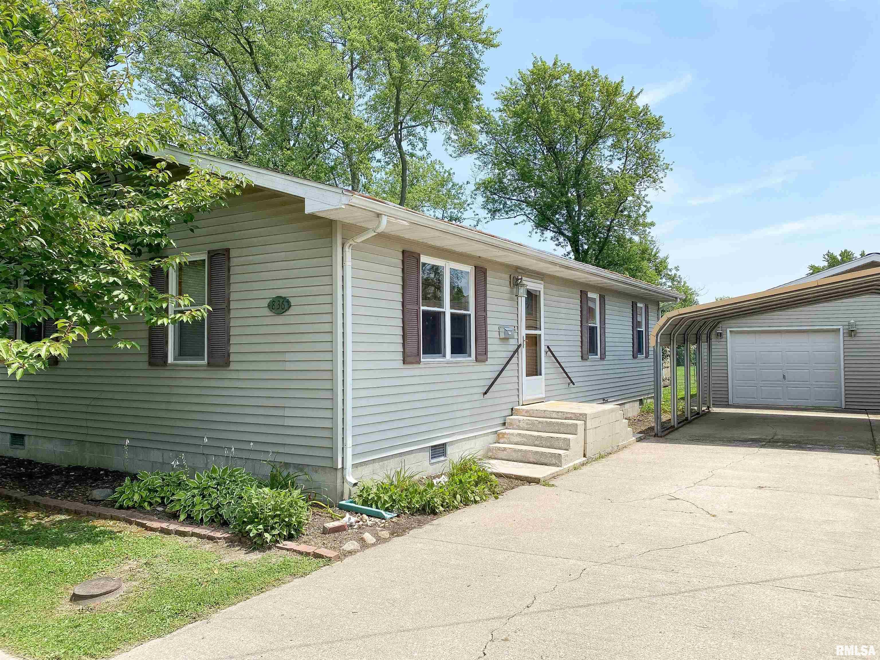 836 East 3rd Street Flora, IL 62839 - Photo 1 of 57 Gallery Image 1