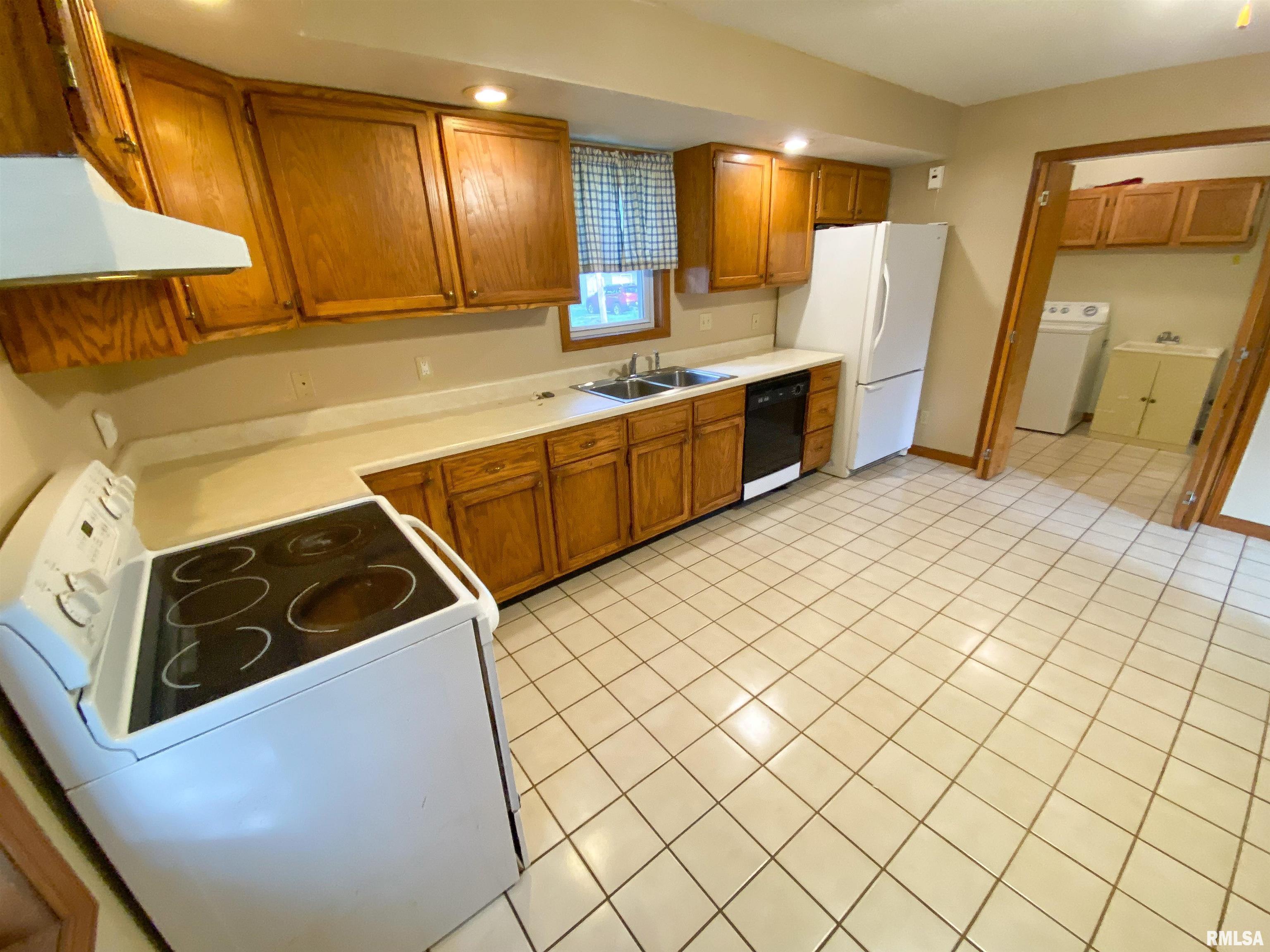 836 East 3rd Street Flora, IL 62839 - Photo 15 of 57 Gallery Image 15