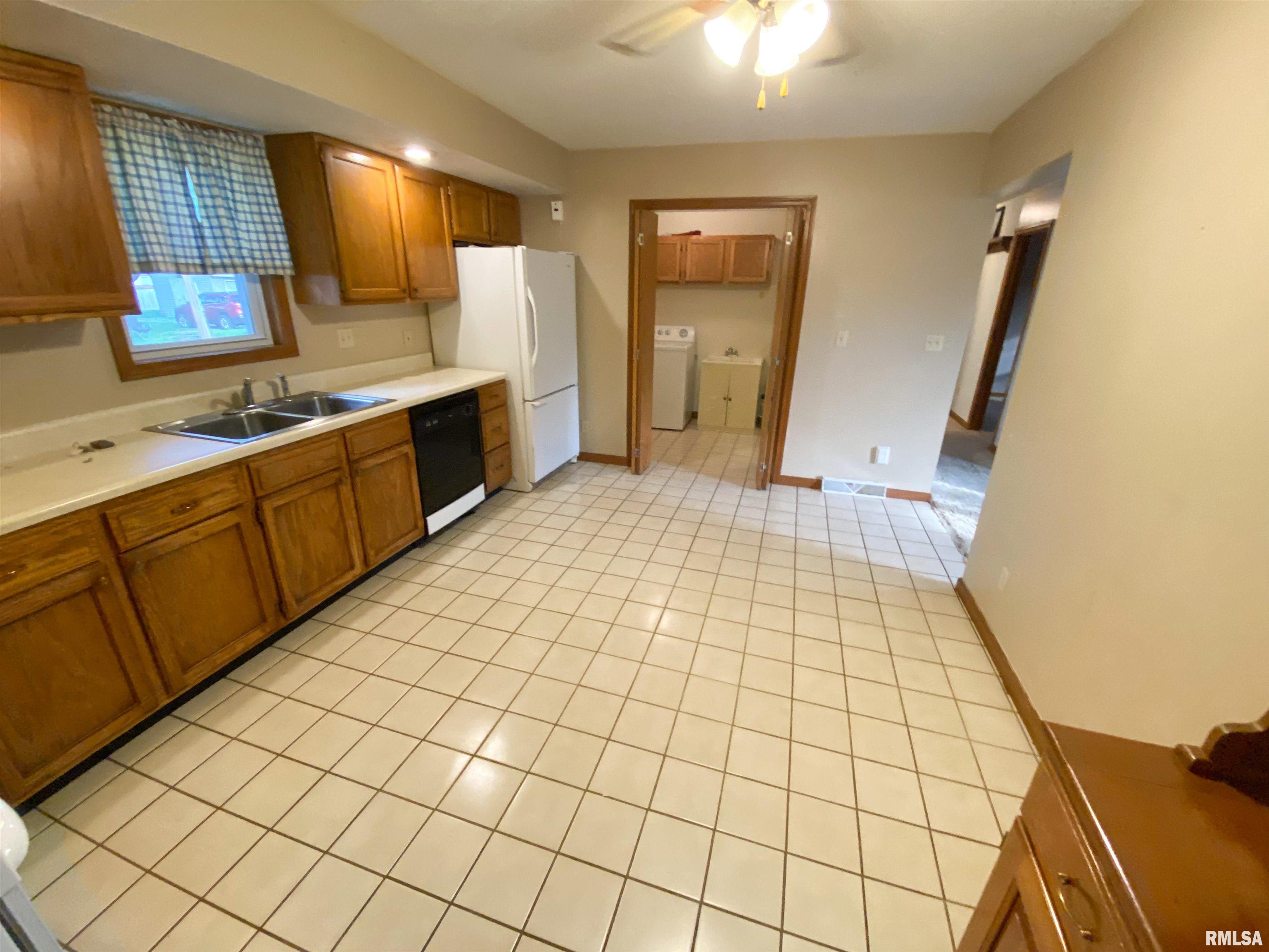 836 East 3rd Street Flora, IL 62839 - Photo 17 of 57 Gallery Image 17