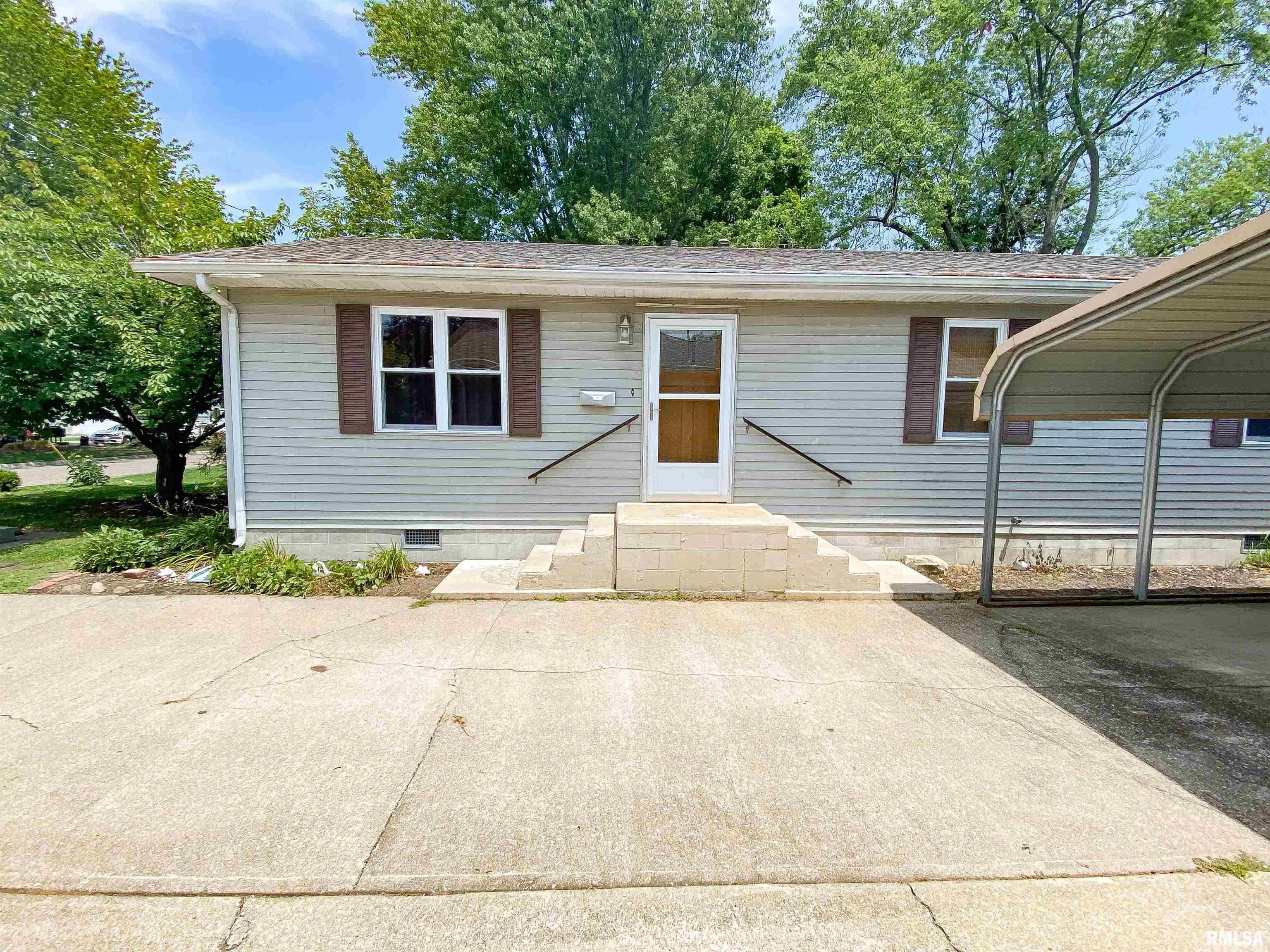836 East 3rd Street Flora, IL 62839 - Photo 2 of 57 Gallery Image 2