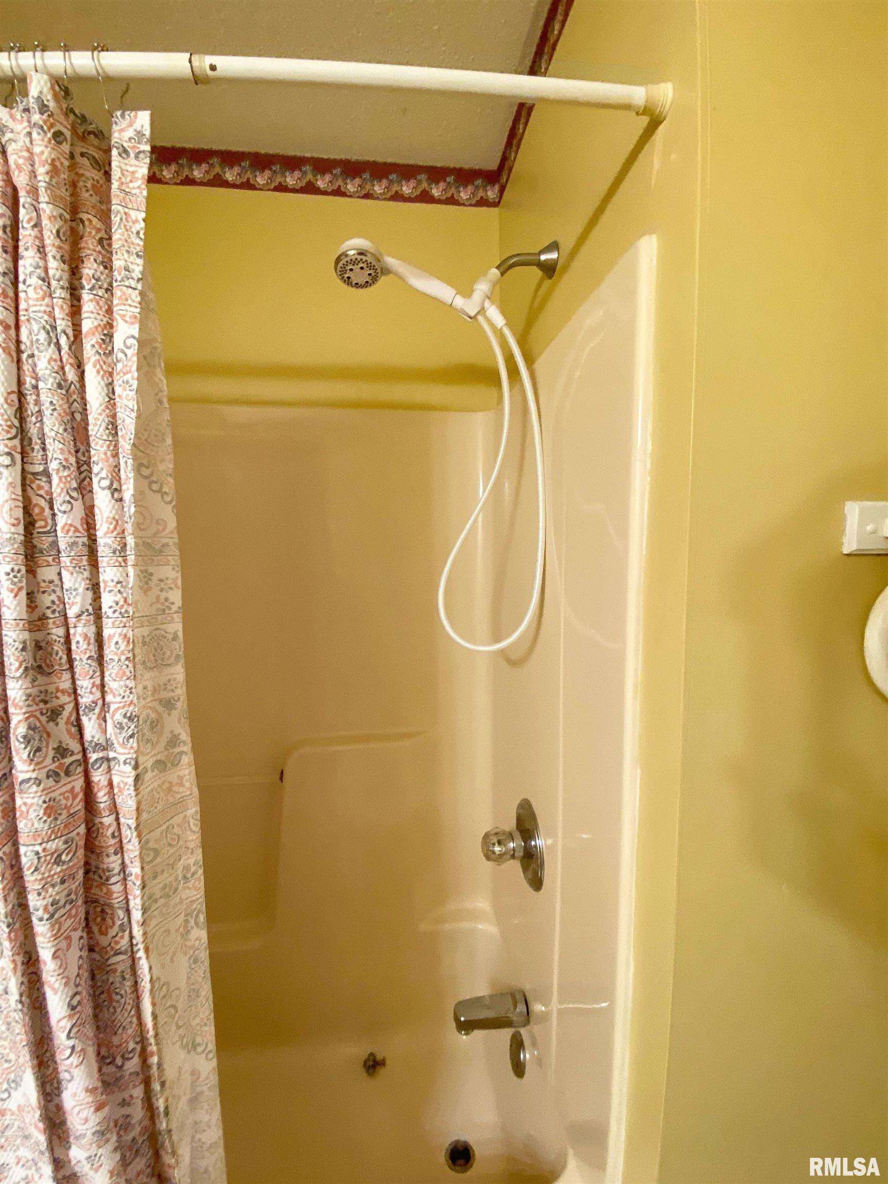 836 East 3rd Street Flora, IL 62839 - Photo 43 of 57 Gallery Image 43
