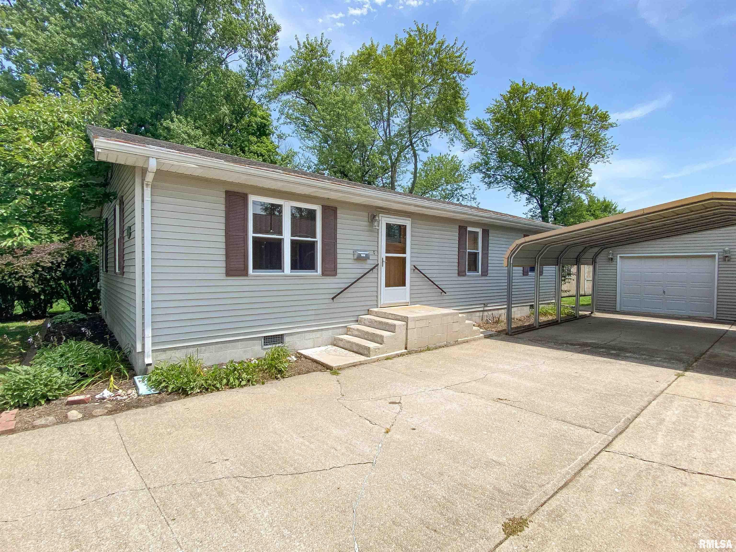 836 East 3rd Street Flora, IL 62839 - Photo 5 of 57 Gallery Image 5